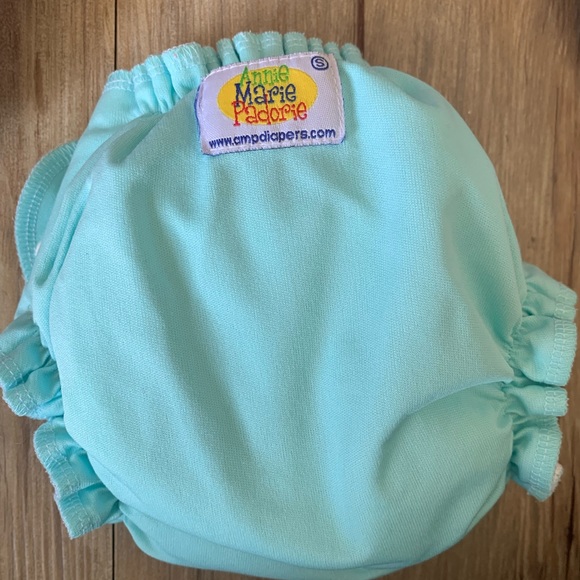 Various cloth diapers. - Picture 12 of 14